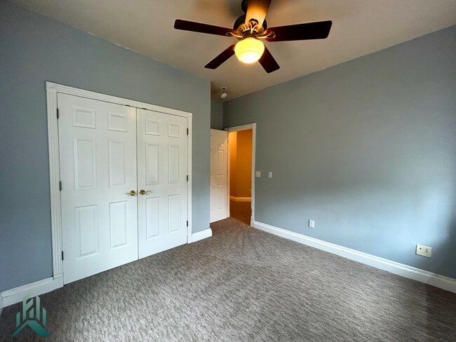 Building Photo - Modern and Spacious 3 Bed/2.5 Bath Home