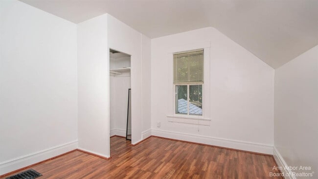 Building Photo - 610 S Ashley St