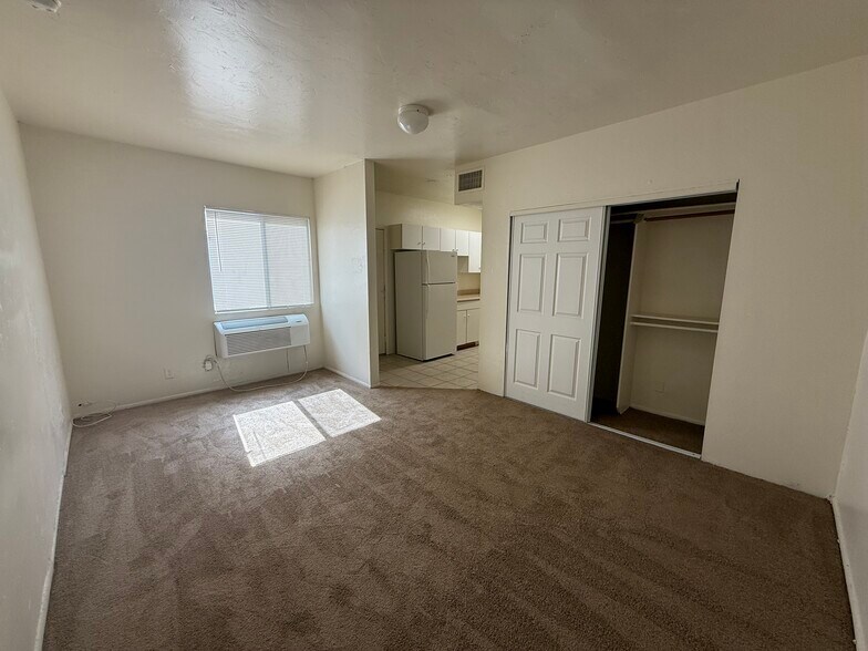 Building Photo - 1401 E Lee St