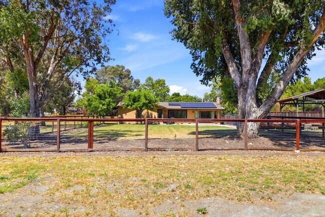 Building Photo - $5795 - Ranch-style home with acreage in West Gilroy's quiet countryside