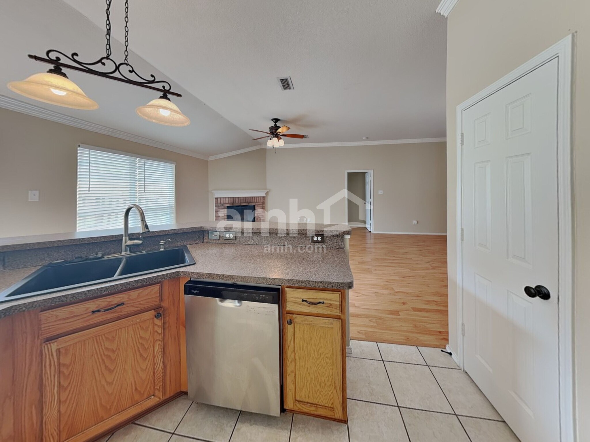 Building Photo - 1909 Wahoo Dr