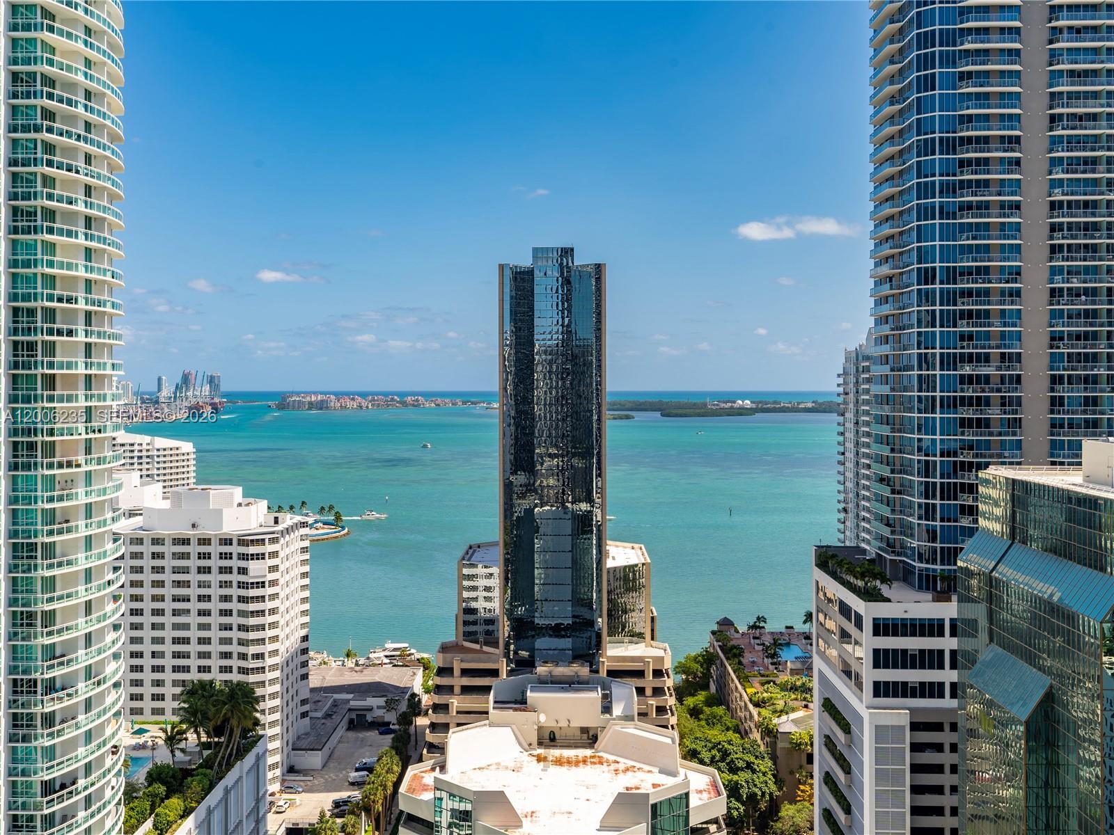 Building Photo - 1010 Brickell Ave