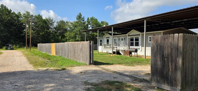Building Photo - 2571 Lee Turner Rd