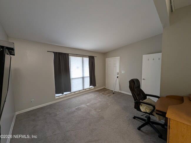 Building Photo - 1657 Louvre Dr