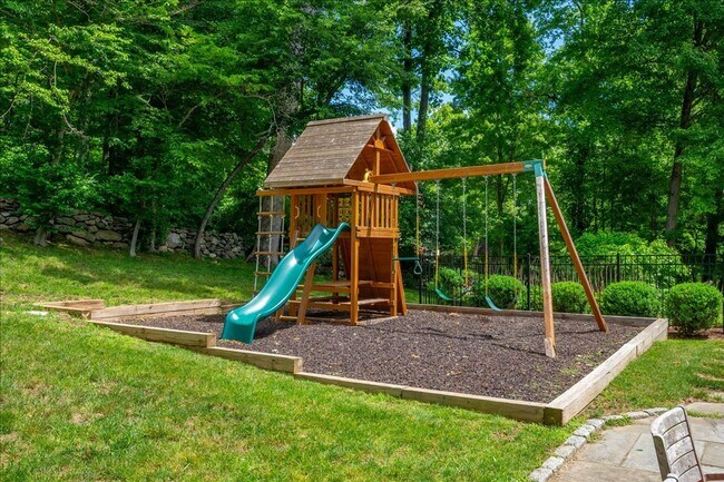 Building Photo - Private Pool, Fireplace & Endless Charm — Cross River, NY