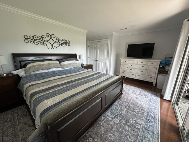 Building Photo - Waterfront 2 bedroom 2 full bath condo AVA...