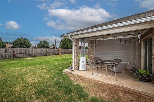 Building Photo - 10300 Glover River Dr
