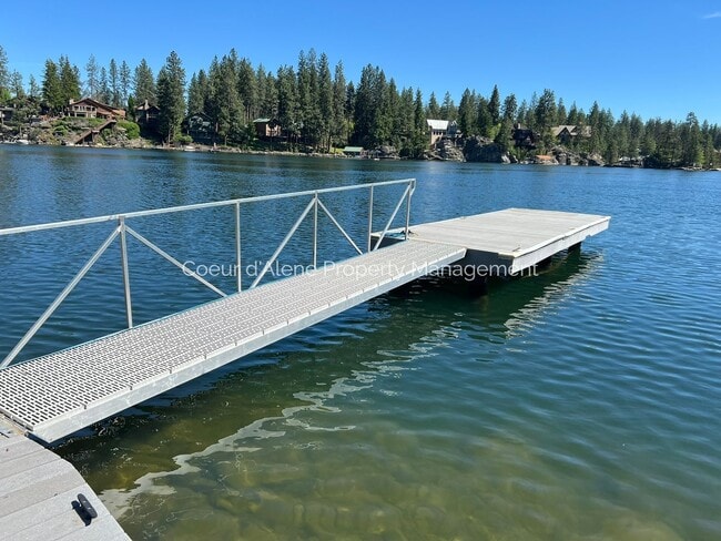 Building Photo - 2+ bed, 2 bath house on the Spokane River!
