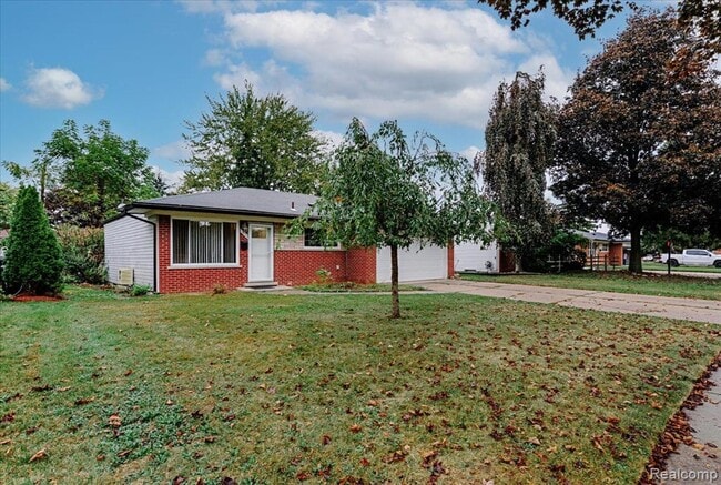 Building Photo - Location! Location! Location!