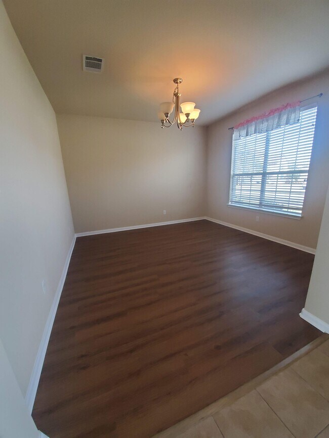 Building Photo - 501 Dinge Bay Dr