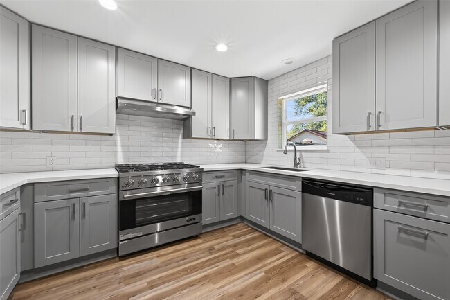 Building Photo - 1920 Ripple Creek Dr