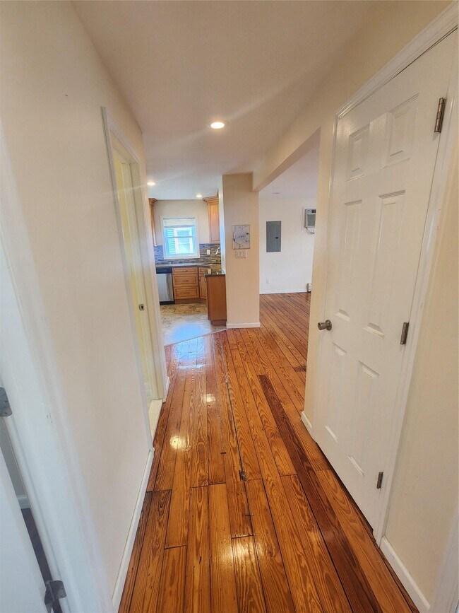 Building Photo - 632 Piermont Ave