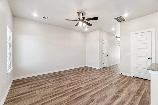 Building Photo - 19604 Molly Dr