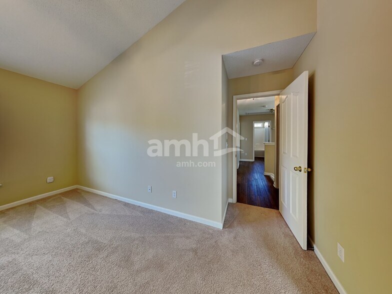 Building Photo - 653 Timber Walk Dr