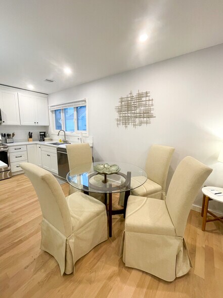 Building Photo - 75 Thorndike St