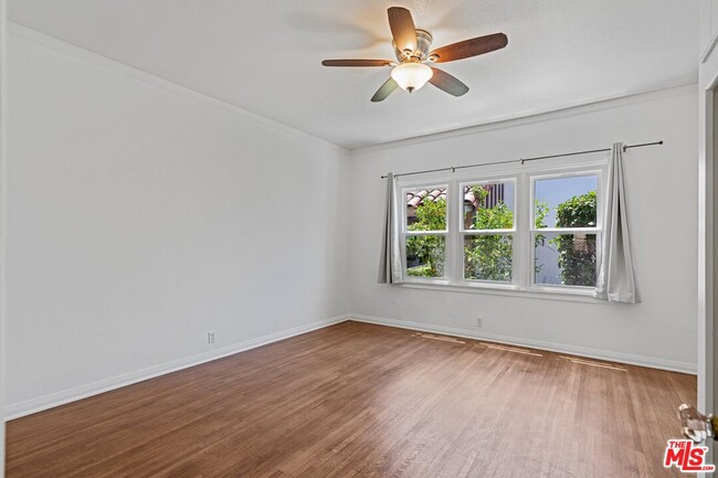 Building Photo - 337 N La Jolla Ave