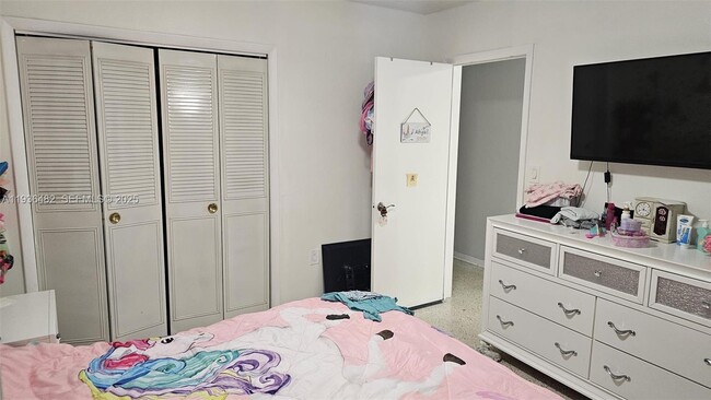 Building Photo - 9721 SW 37th Terrace