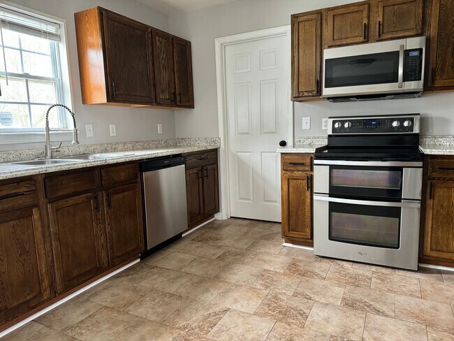 Building Photo - 39 Hamilton Grove Dr