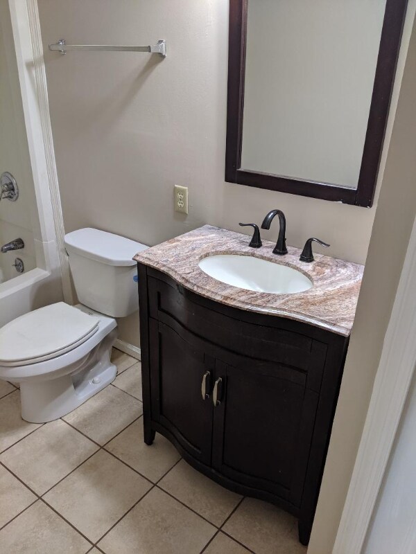 Building Photo - 474 Woodview Dr