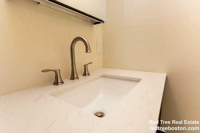 Building Photo - 476 Fulton St