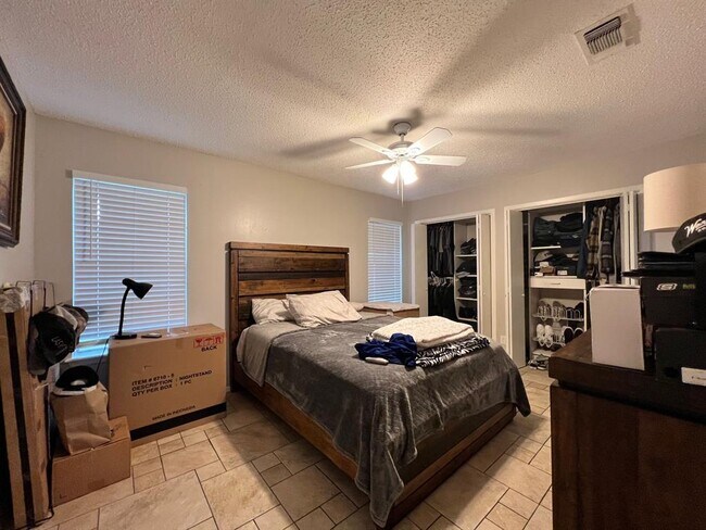 Building Photo - 1708 Stanley Ave