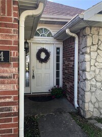 Building Photo - 624 Golden Meadow Ave