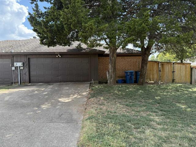 Building Photo - 405 Amber Ln