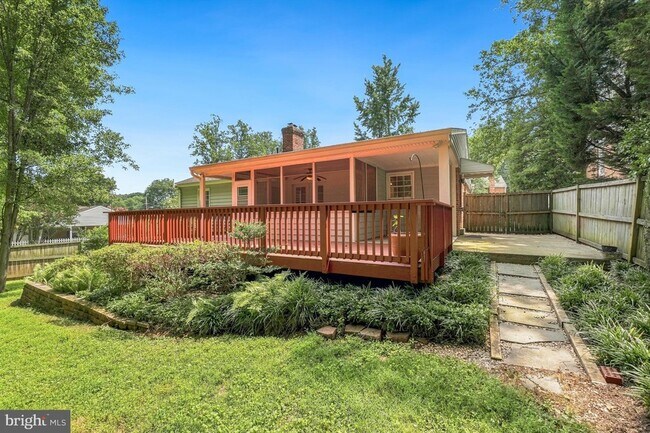 Building Photo - 12027 Devilwood Dr