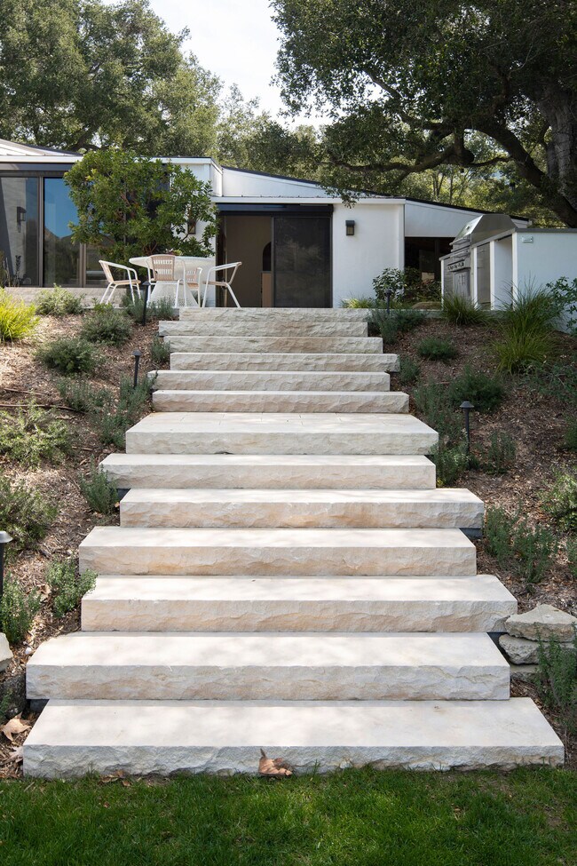 Building Photo - 901 Crater Camp Dr