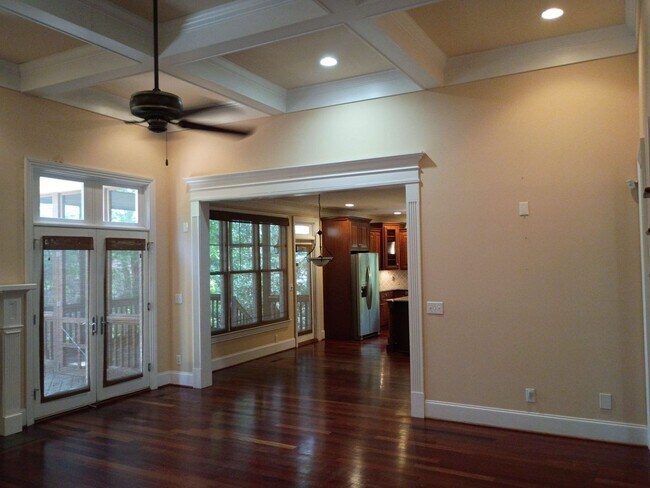 Building Photo - Luxury Living: 4 Bedroom home in Chapel Hill w/ spacious interior | 2 Year Lease Term