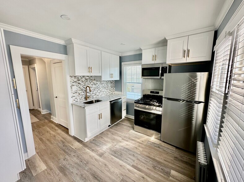 NEW KITCHEN - 10 Vernon Ave