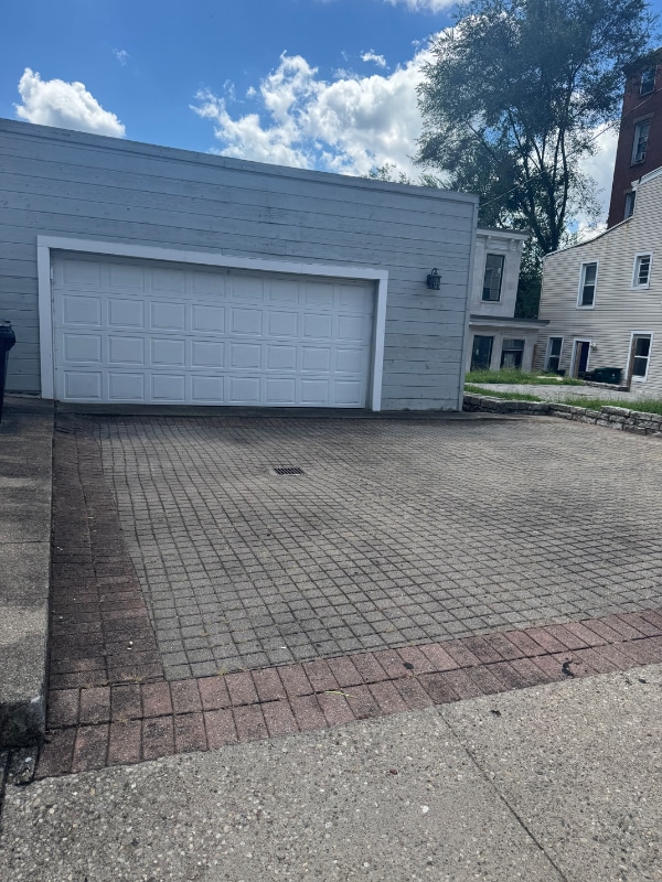 Building Photo - 401 Klotter Ave