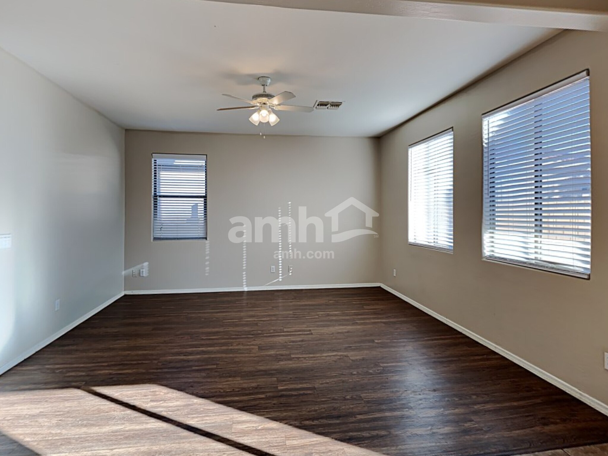 Building Photo - 6911 W Irwin Ave