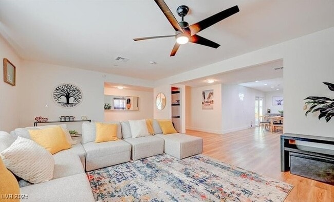 Building Photo - 1821 E Oakey Blvd