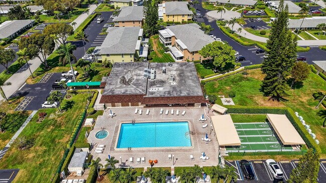 Building Photo - 2401 Del-Aire Blvd
