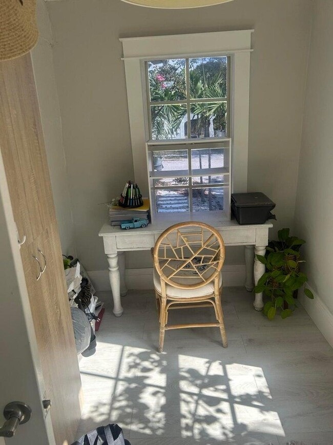 Building Photo - 820 30th St