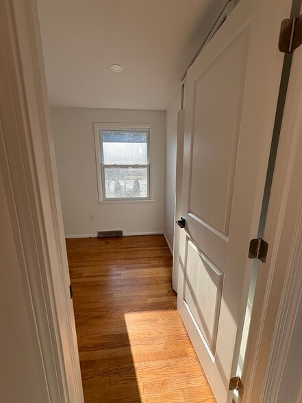 Building Photo - 178 Storey Ave