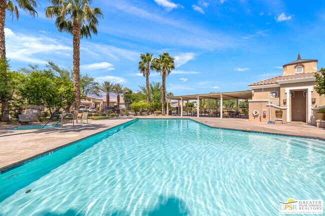 Building Photo - 88 Vía Las Flores