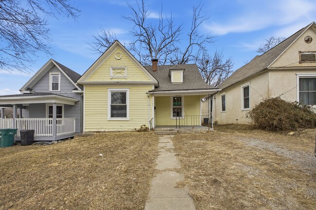 Building Photo - Charming 2-Bedroom, 1-Bath Home with Recent Updates!