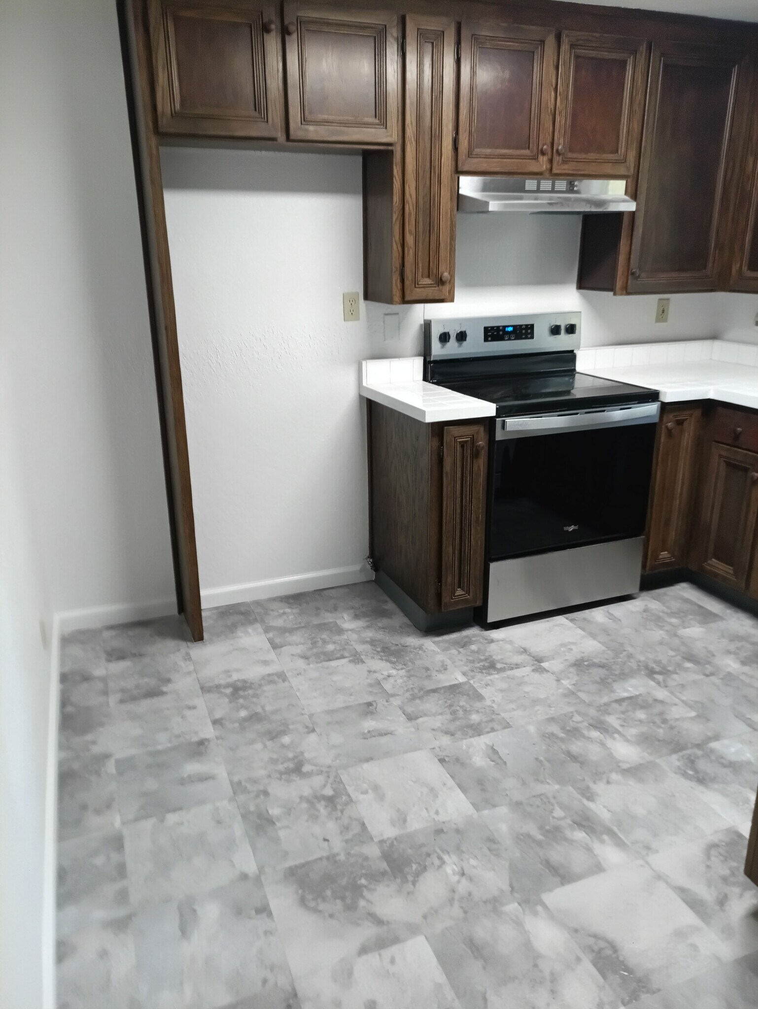 Building Photo - 14715 Cresta Ave