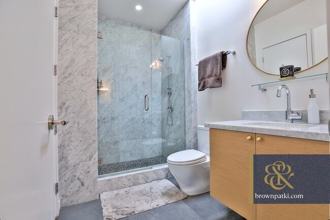 Building Photo - 3190 Scott St