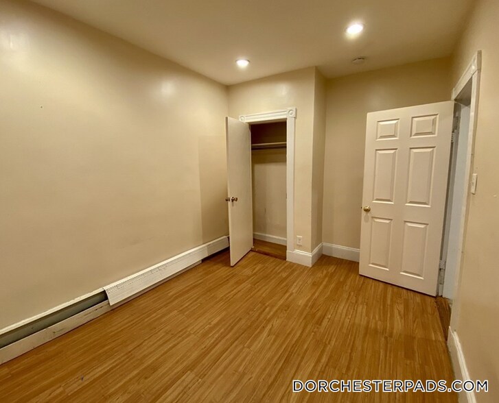 Building Photo - 42 Fenton St