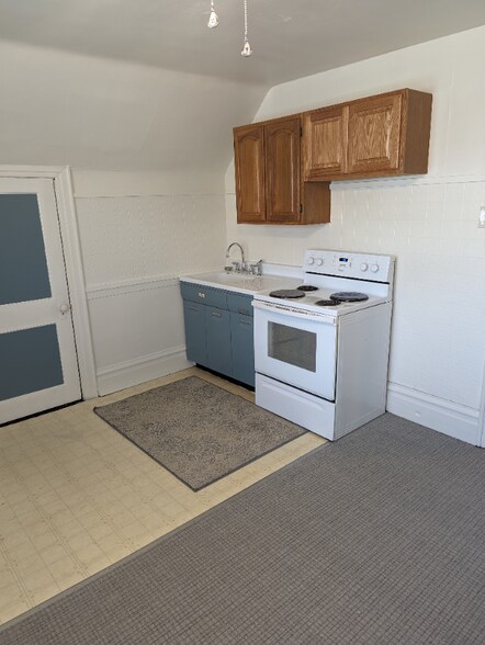 Building Photo - 316 2nd St