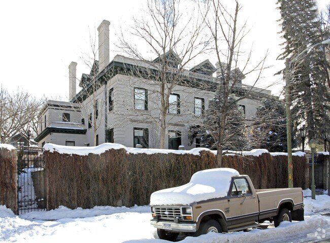 Primary Photo - 1022 Humboldt St