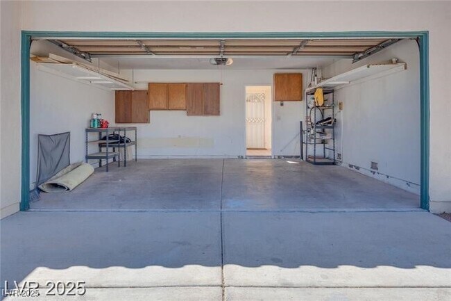 Building Photo - 2723 Seabridge Dr