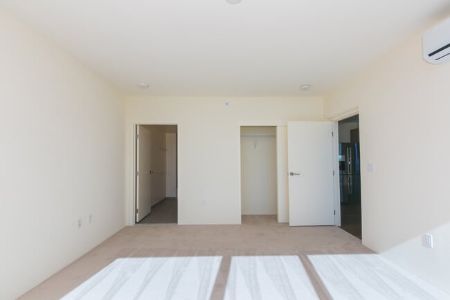 Building Photo - 1391 Kapiolani Blvd