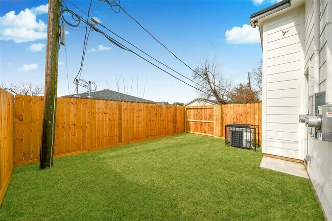 Building Photo - 5201 Fairchild St