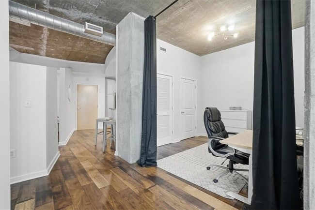 Building Photo - 923 Peachtree St NE