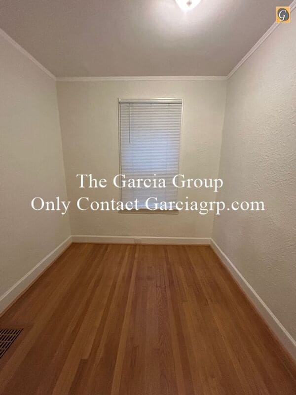 Building Photo - 620 SW Grant St.