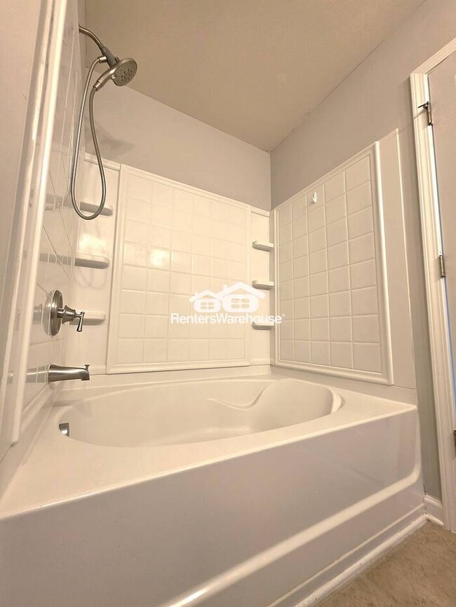 Building Photo - Beautiful 3-bedroom townhome in North Rale...